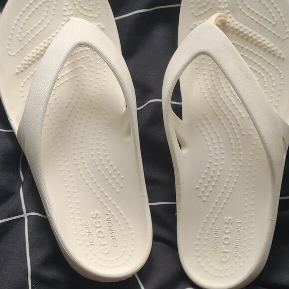 Crocs Women’s LiteRide Flip Flops Sandals Size W6 White Iconic Comfort - Picture 6 of 7